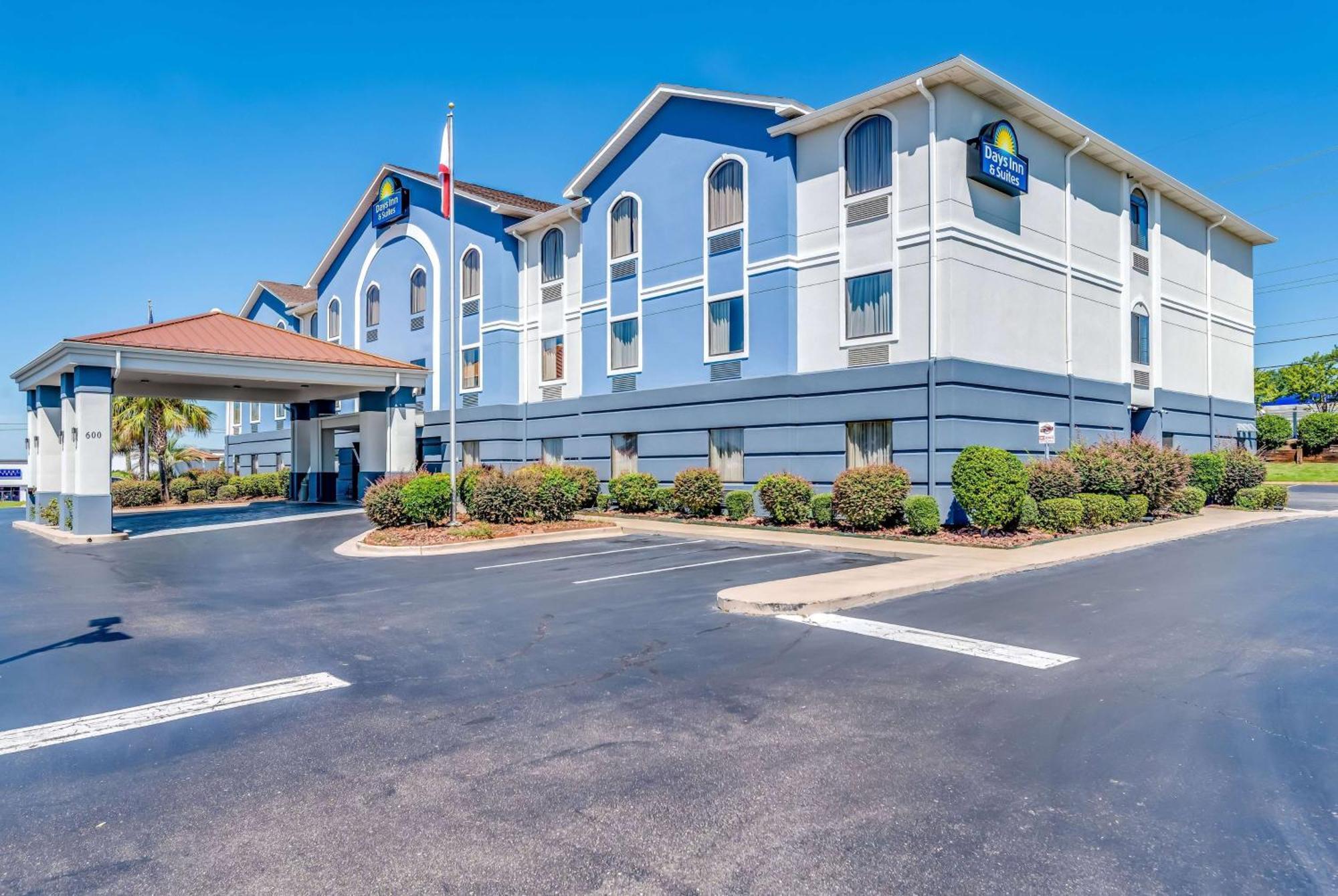 Days Inn & Suites By Wyndham Prattville-Montgomery Exterior foto